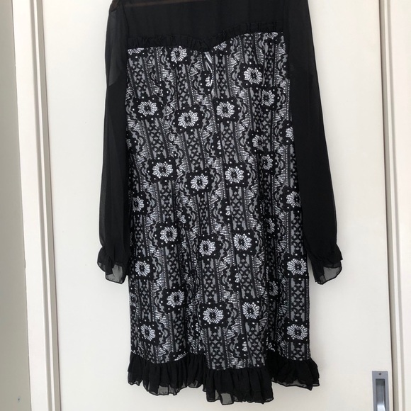 ROSETIC Black long sleeve lace dress, knee length - Picture 5 of 5